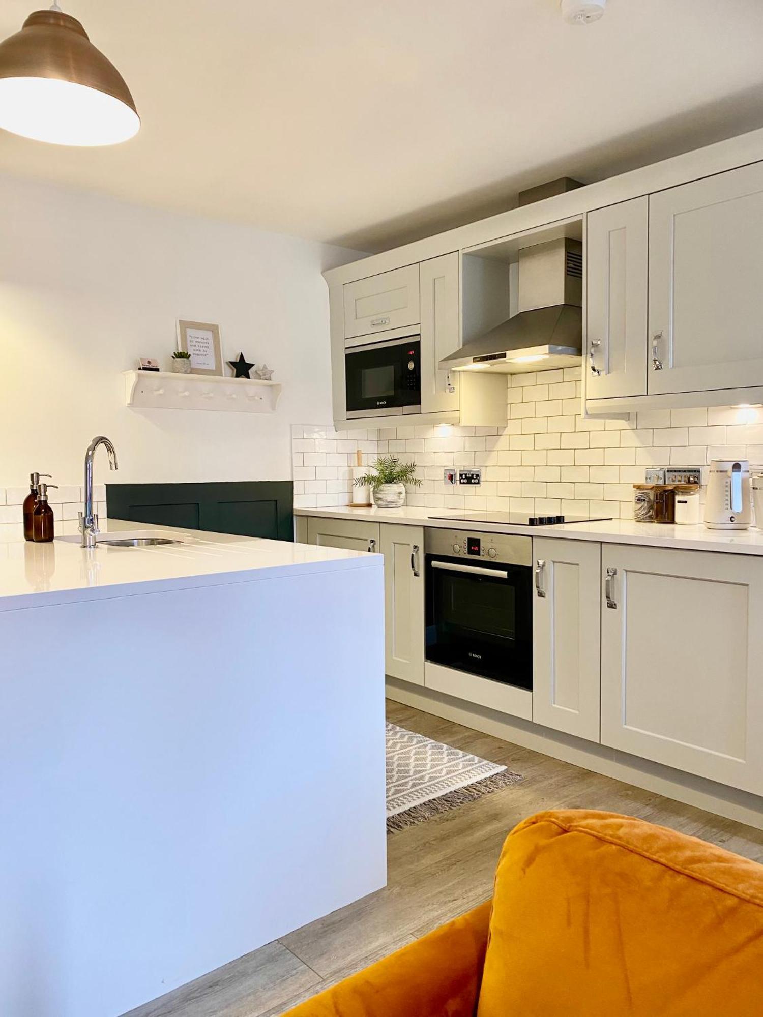 Boutique Chapel Apartment Within City Walls Τσέστερ Εξωτερικό φωτογραφία