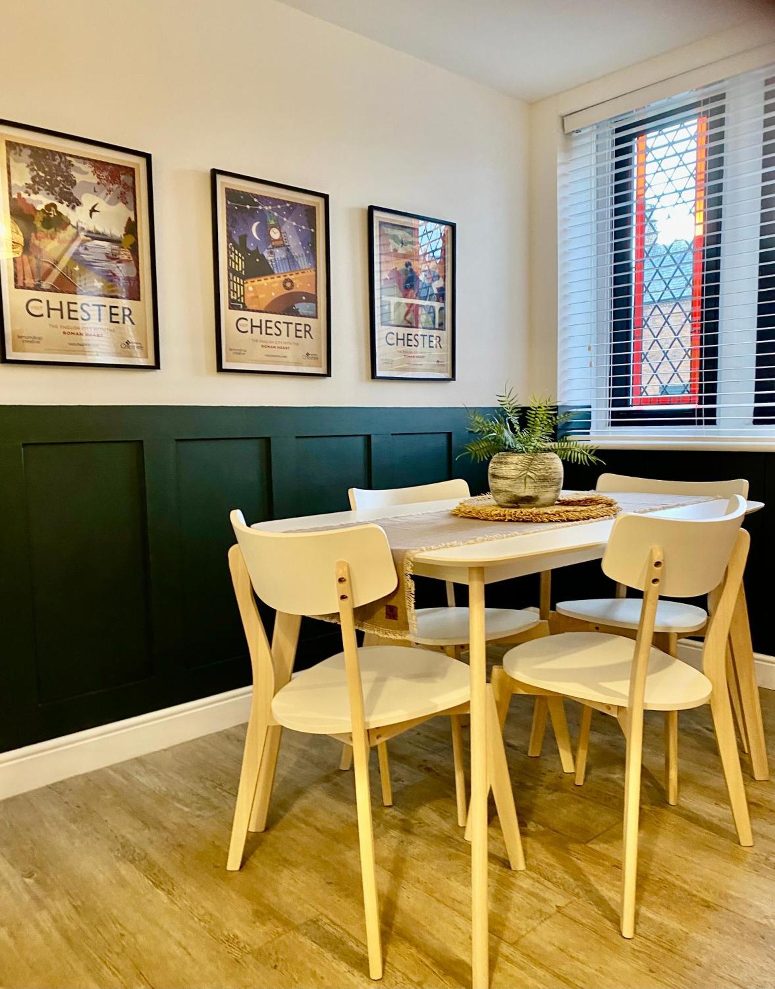 Boutique Chapel Apartment Within City Walls Τσέστερ Εξωτερικό φωτογραφία